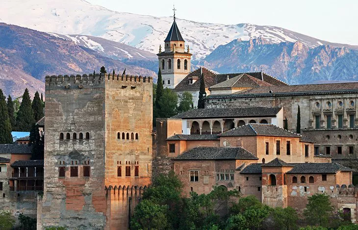 Descubre Todos Los Rincones De La Alhambra Felices Vacaciones