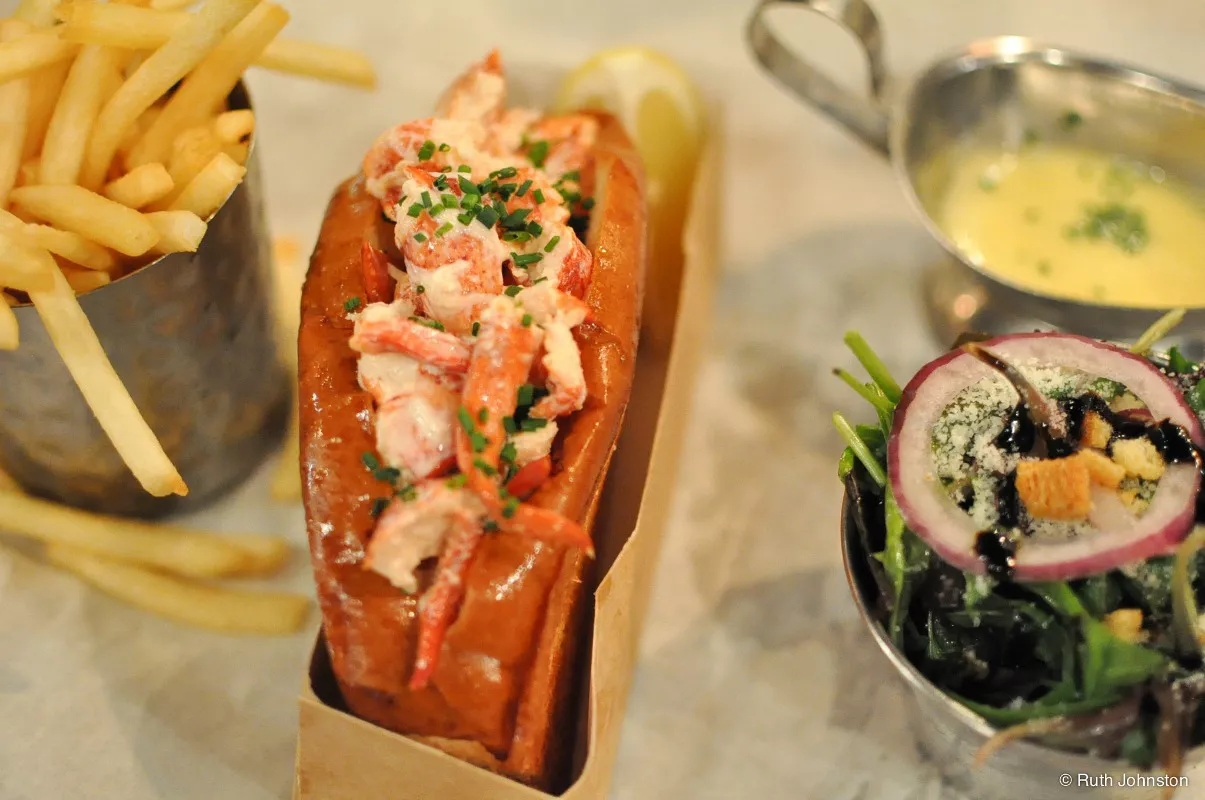 Burger and Lobster 