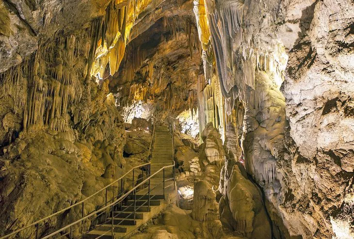 Cueva Dim