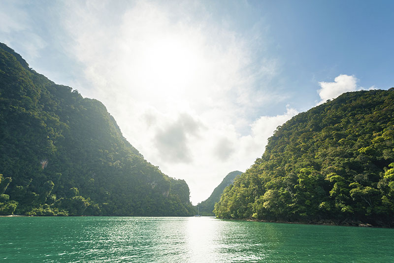 Playas ocultas en Asia a las que sólo se puede acceder en barco